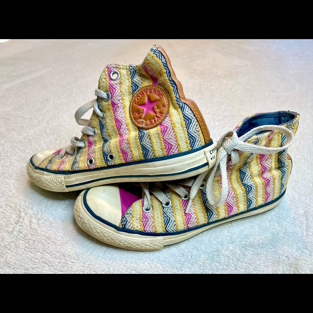 Converse high top sneakers Youth Size 2
